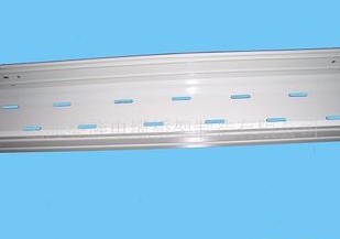 橋架強度大、結構輕、造價低