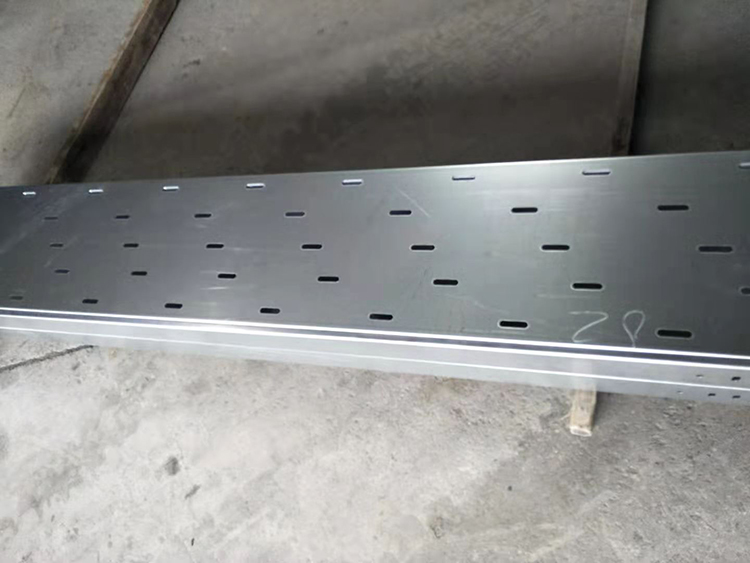 如何增強托盤線槽橋架的穩定性